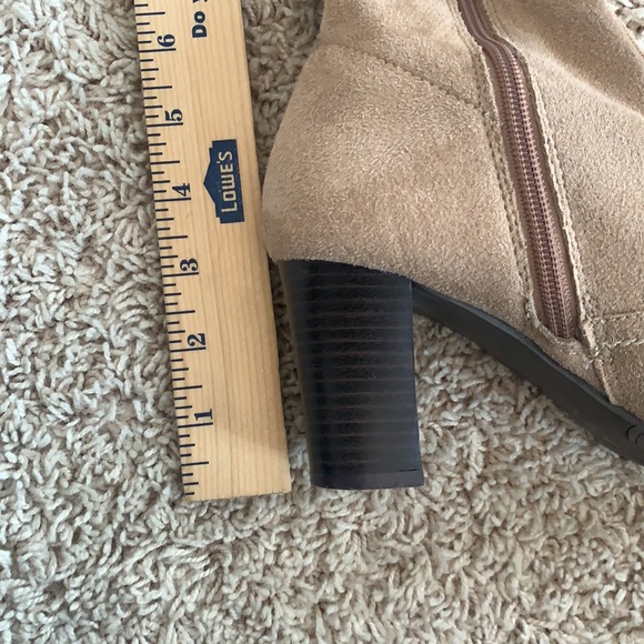Tan Suede-style Tall Heeled Boots Sz 8 - Picture 3 of 5
